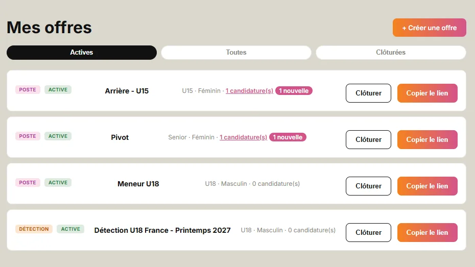 La page Mes offres, avec les candidatures reçues par offre
